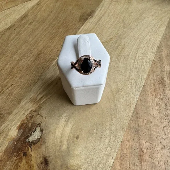 ELEGANT BRIDAL  WEDDING RING SIZE 6 - Picture 2 of 6